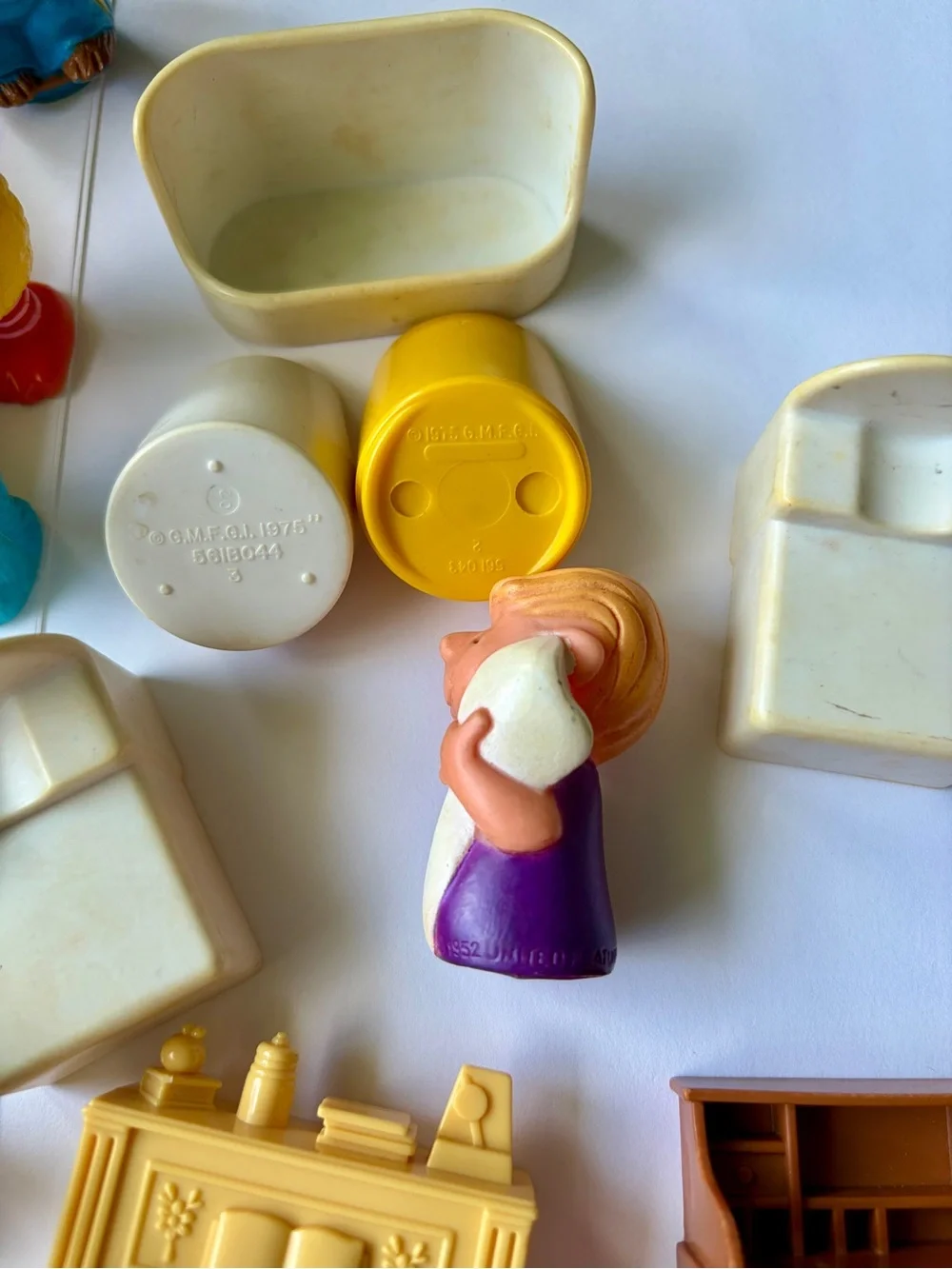 Vtg Toys Lot 70s 80s Fisher Price Peanuts Sesame Street Peanuts Barbie & more